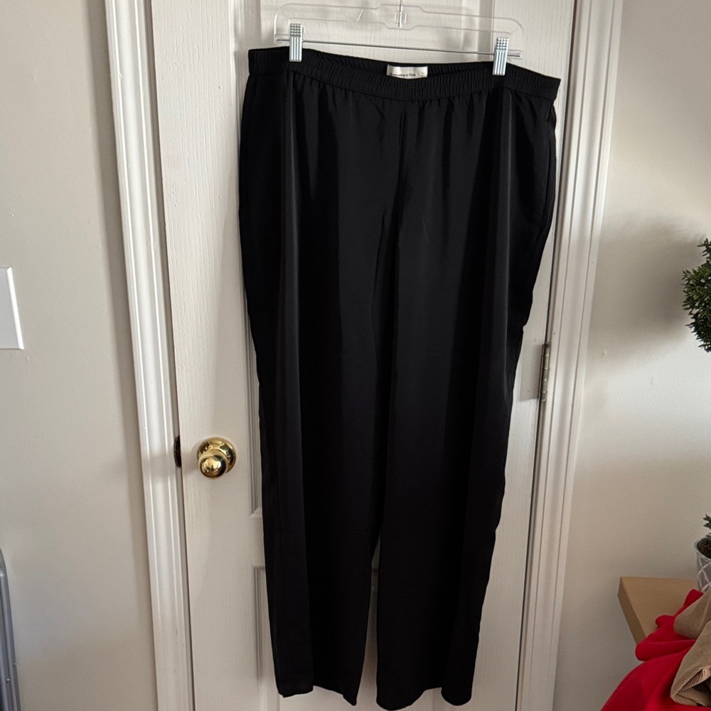 Abercrombie & Fitch Black Pull-On Satin Pants